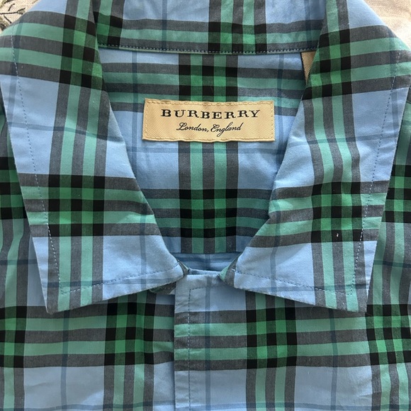 Men’s Burberry Button Up - Picture 5 of 5